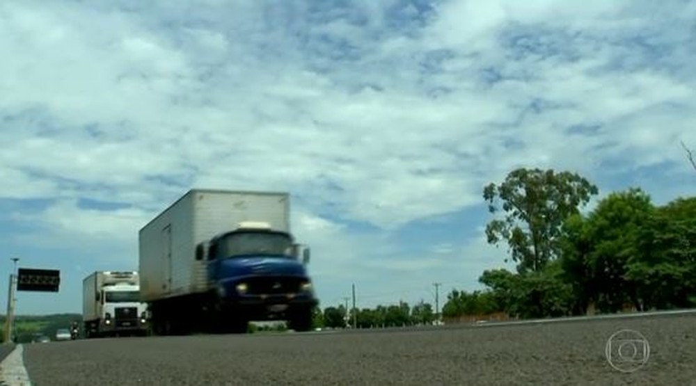 Setor de serviços avança 1% em abril puxado pelo setor de transportes, aponta IBGE
